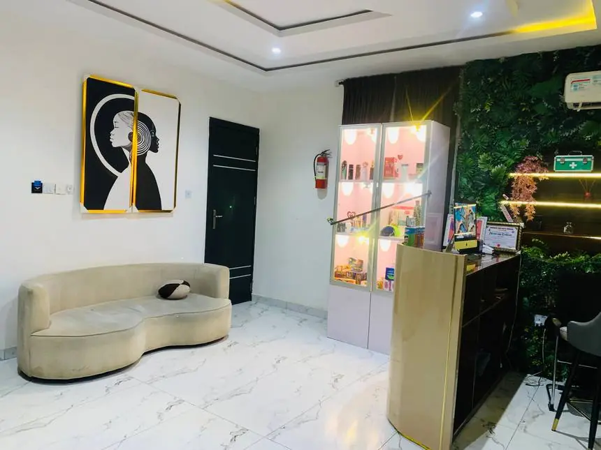 Priestley — Reception Lounge